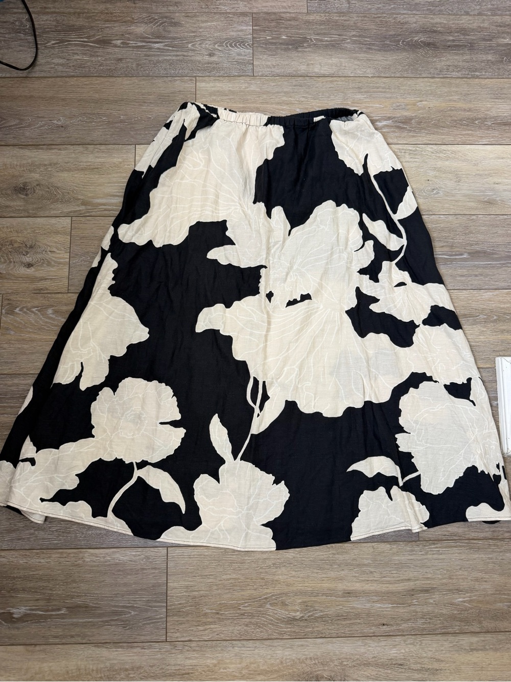 H&M Linen Blend Black and Cream Floral Midi Skirt